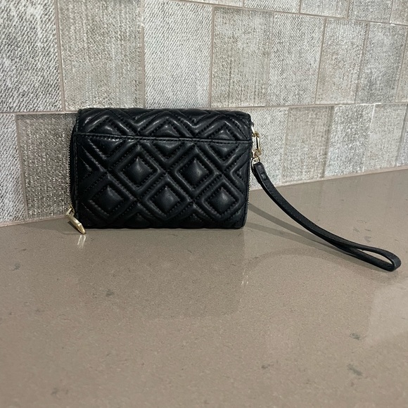 SOLD Tory Burch Marion Quilted Wristlet - Picture 3 of 4